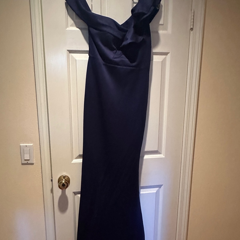 Elegant Navy Blue Evening Gown